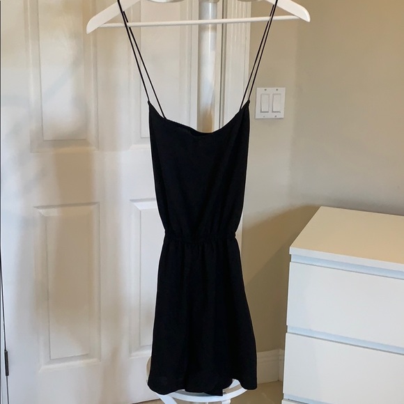 Black romper nice in the back - Picture 1 of 4